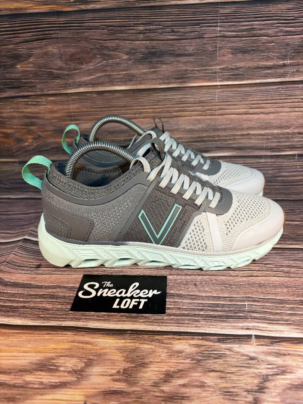Vionic‎ Captivate Women's Gray White Athletic Comfort Shoes Size 9